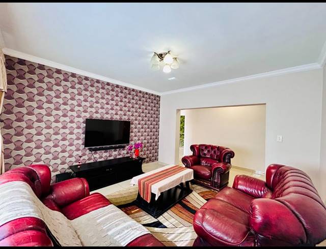 6 BEDROOM HOUSE FOR SALE IN SAVANNAH COUNTRY ESTATE